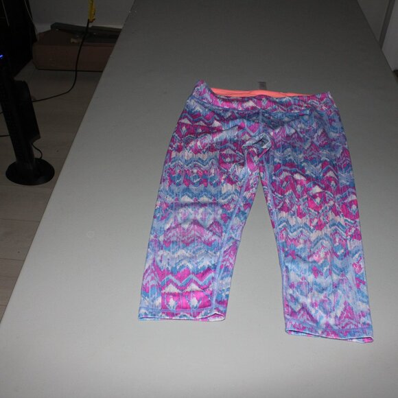 Multi Color Ivivva Capris Size 14 - Picture 2 of 6